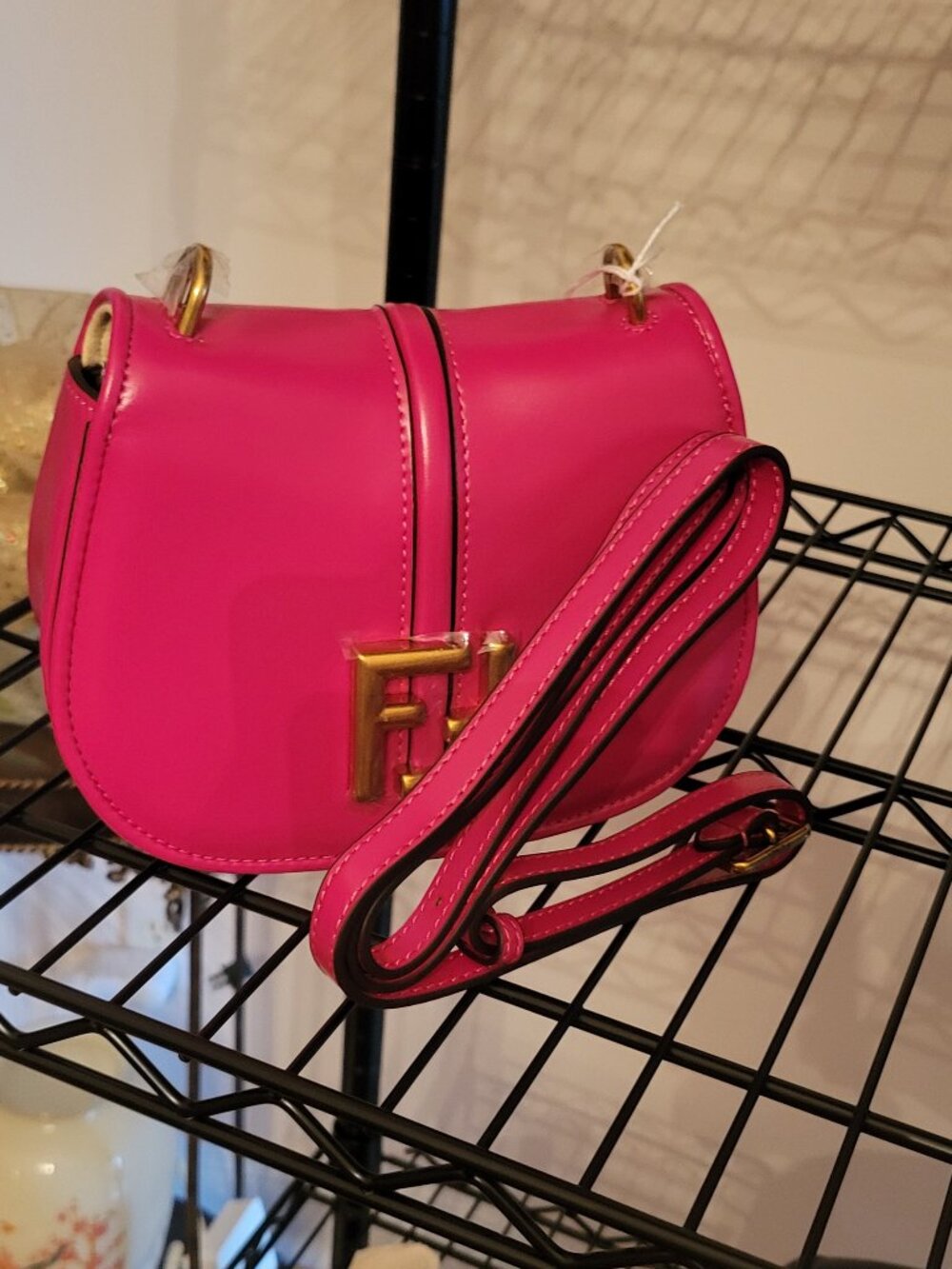 **SADDLE BAG CROSSBODY! Hot pink cutie. No brand. Never used, new.